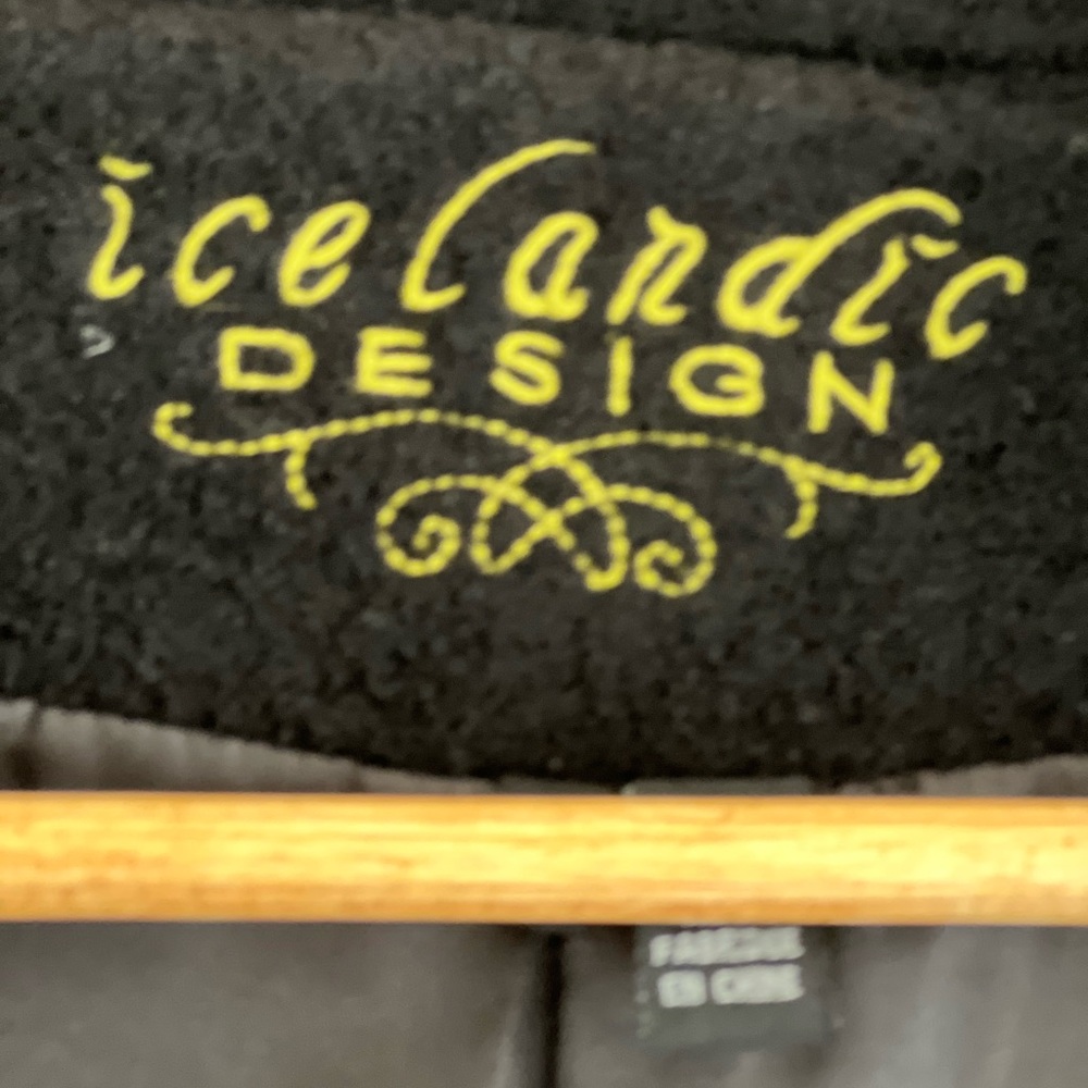 Icelandic Jacket with Embroidery Details - SIZE LARGE - Picture 7 of 15